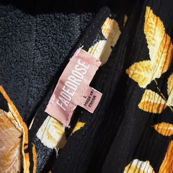 Floral Black and Yellow long dress - Picture 4 of 4